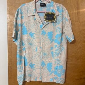 NWT, FRIENDS TV Show Hawaiian Style Men’s Size M, Button Shirt